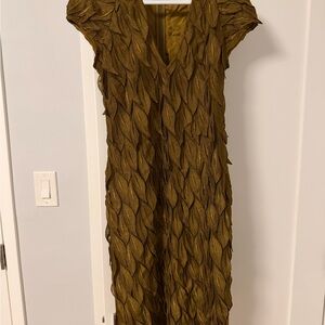 Chic Gold Leaf Textured Midi Dress
